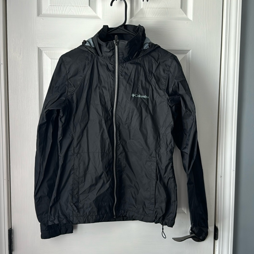 Women’s Columbia rain jacket sz small